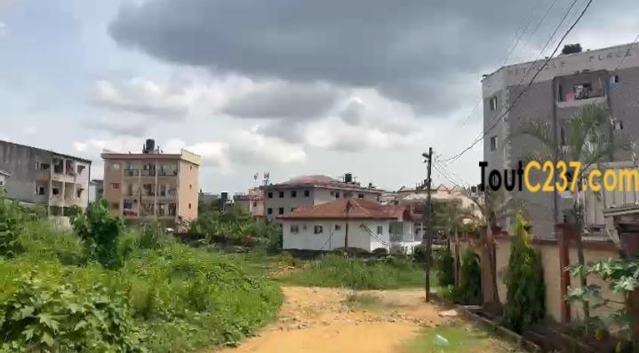 Terrain à vendre à Kotto baden baden ,Douala