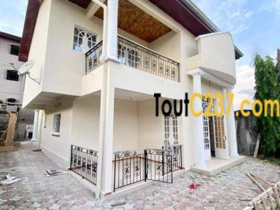 Duplex à vendre à Yassa Nkolbong