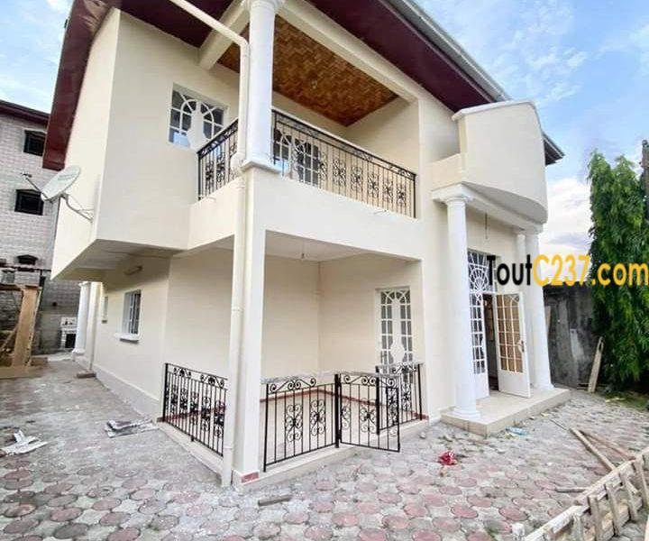 Duplex à vendre à Yassa Nkolbong