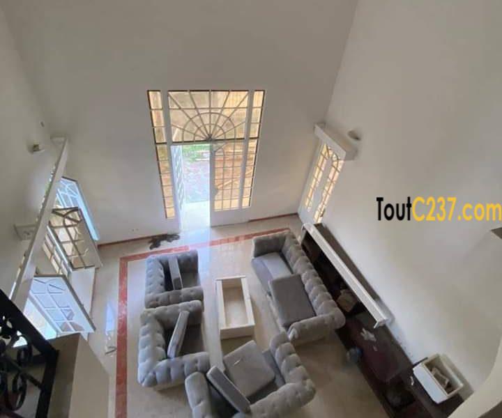 Duplex à vendre à Yassa Nkolbong