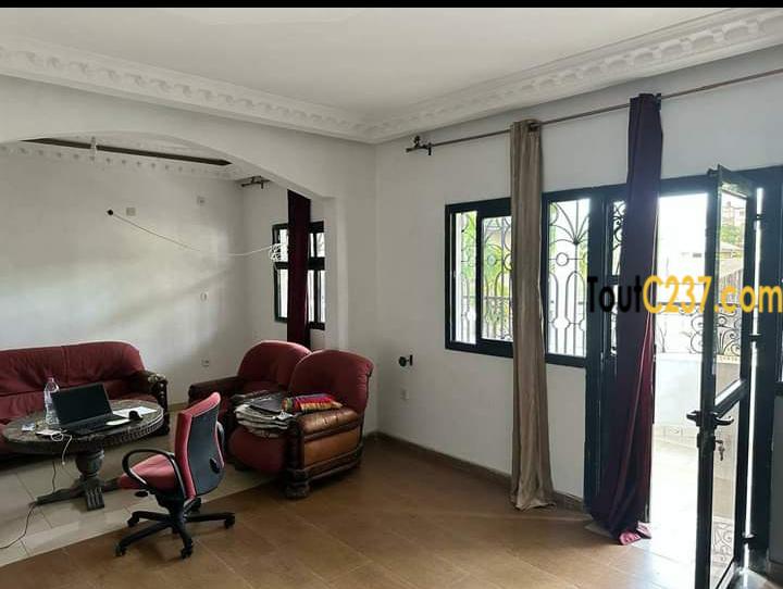 Tres vaste Duplex à louer à Logpom Bassong