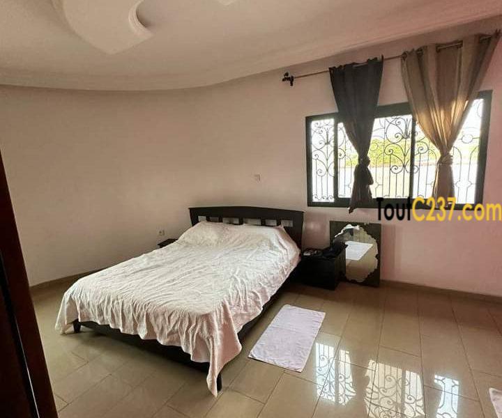 Tres vaste Duplex à louer à Logpom Bassong