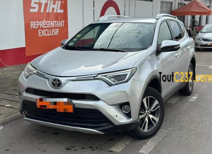 Toyota Rav 4 à vendre à Douala