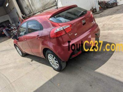 Kia Rio à vendre à Douala