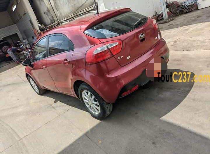 Kia Rio à vendre à Douala