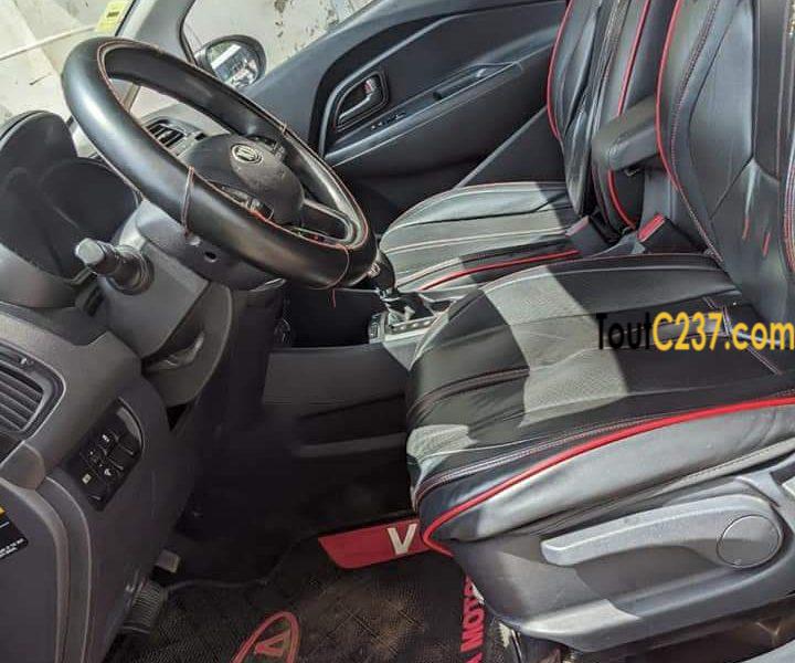 Kia Rio à vendre à Douala