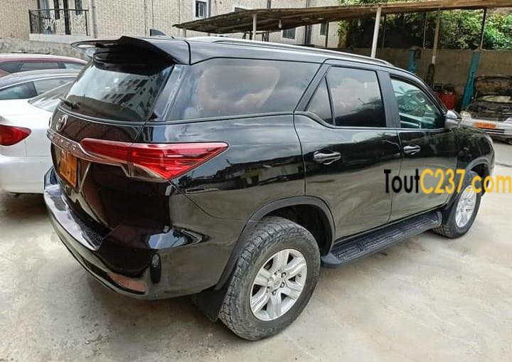 Toyota Fortuner à vendre à Douala