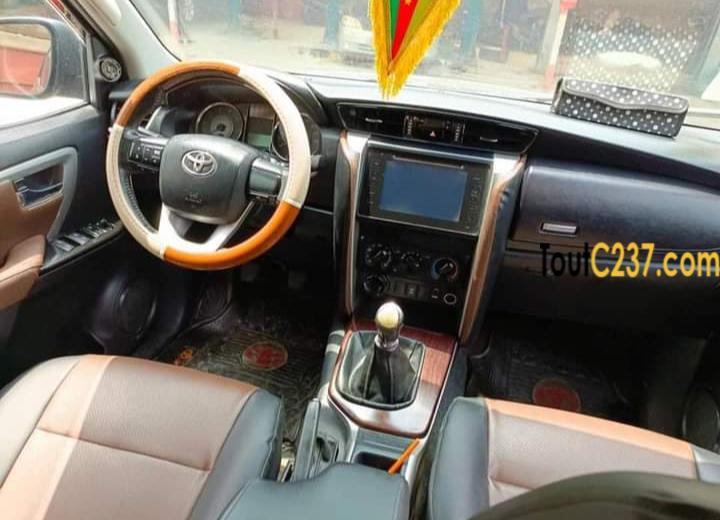 Toyota Fortuner à vendre à Douala