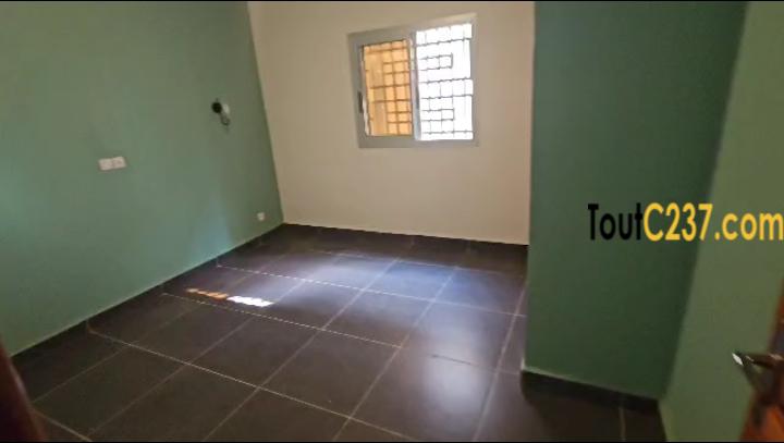 Studio Moderne Neuf à louer à Kotto