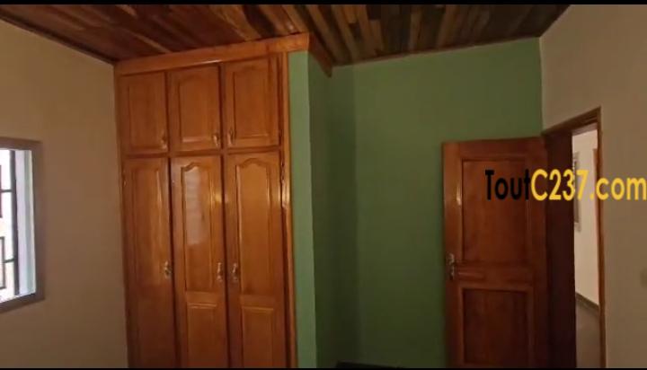 Studio Moderne Neuf à louer à Kotto