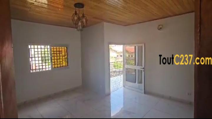 Appartement moderne neuf à louer à Kotto