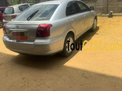 Toyota avensis à vendre à Douala