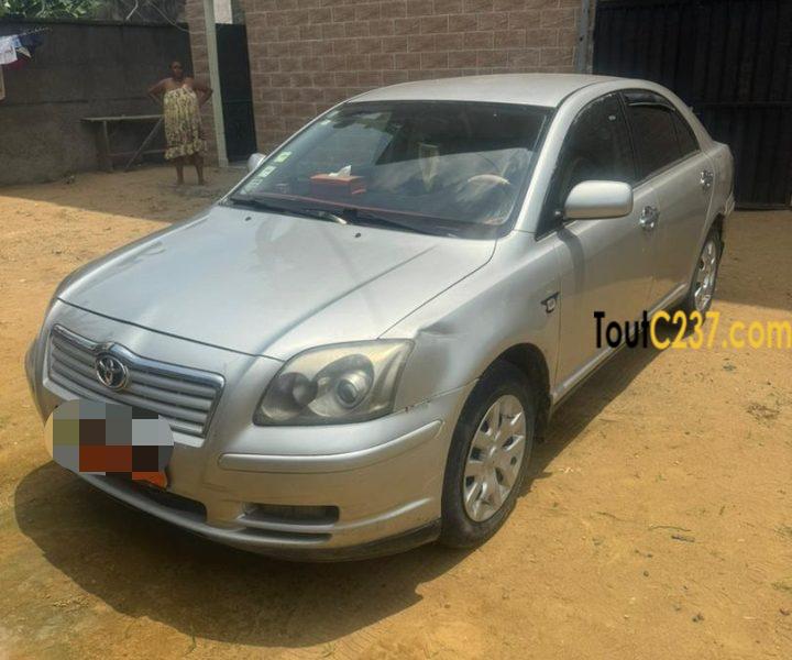 Toyota avensis à vendre à Douala