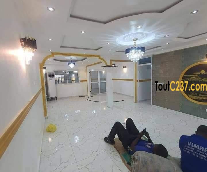Très belle villa a louer a Bonamoussadi, Douala