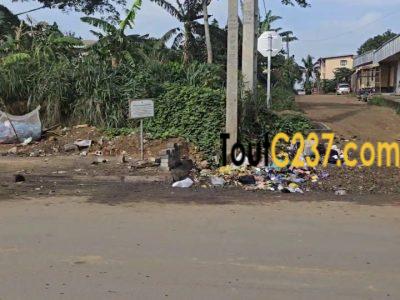 Terrain commercial d'angle à vendre à Logpom