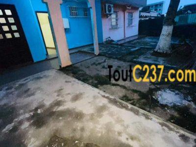 Maison sic à louer à Bonamoussadi, Douala