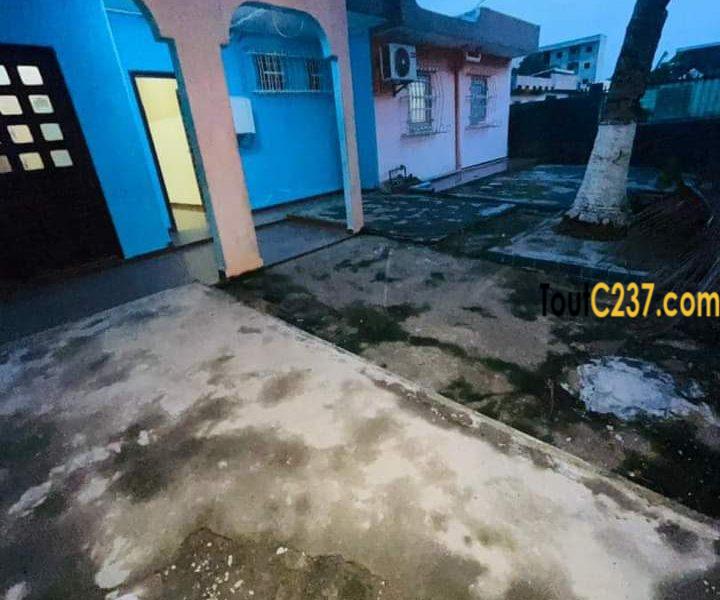 Maison sic à louer à Bonamoussadi, Douala