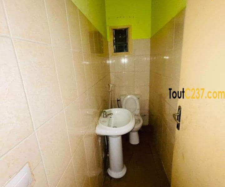 Maison sic à louer à Bonamoussadi, Douala