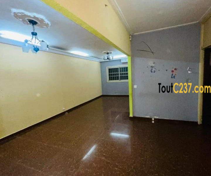 Maison sic à louer à Bonamoussadi, Douala