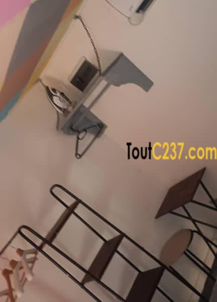 Chambre moderne à louer à Bonapriso
