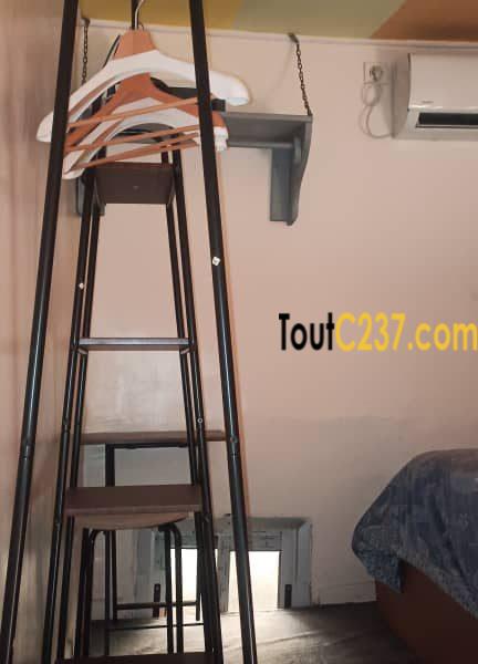 Chambre moderne à louer à Bonapriso