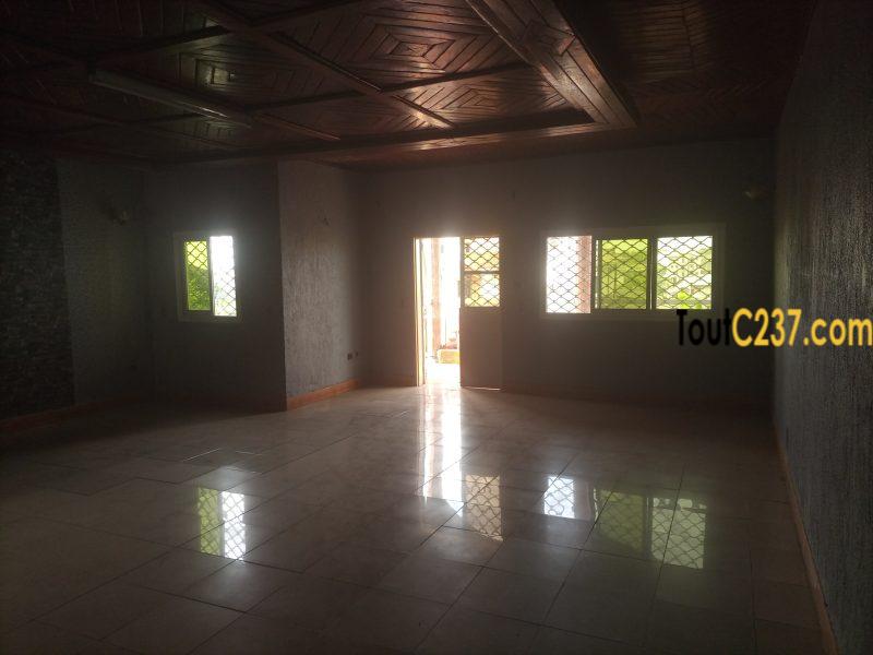 Duplex à louer à Logpom Bassong, Douala
