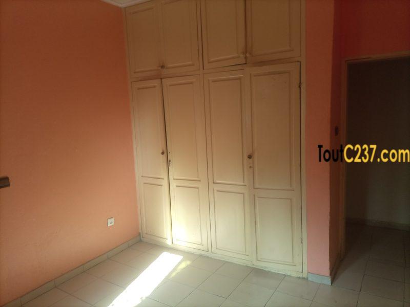 Duplex à louer à Logpom Bassong, Douala