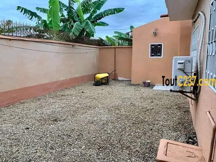 Tres belle villa sic à vendre à Kotto, Douala