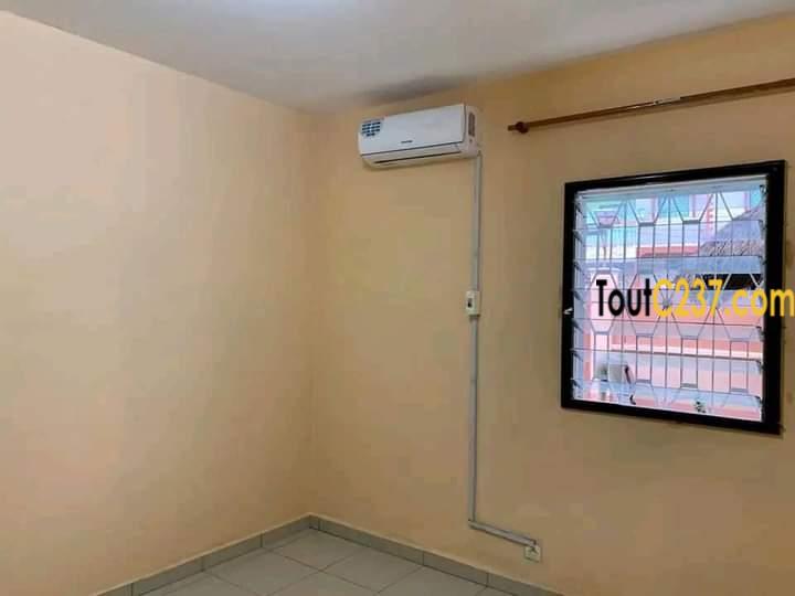 Tres belle villa sic à vendre à Kotto, Douala