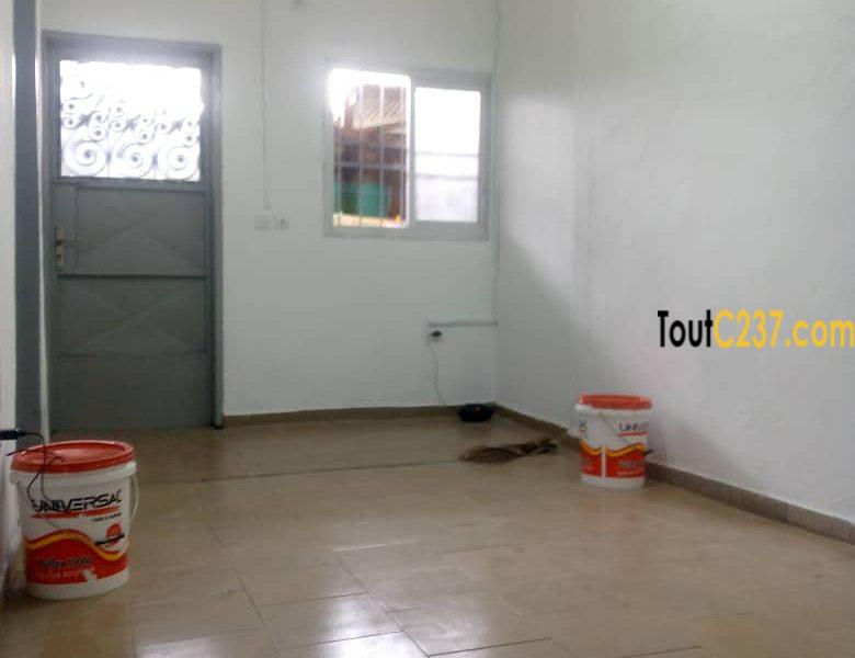 Studio moderne à louer à Akwa Nord