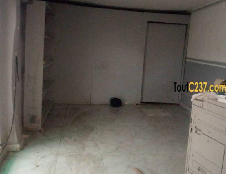 Boutique à louer à Akwa Nord, Douala