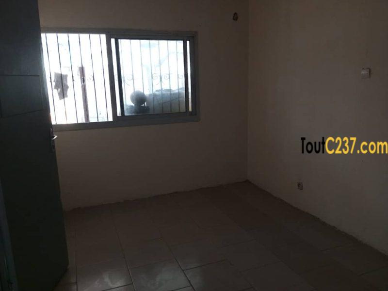 Studio Moderne à louer à Bonanjo, Douala