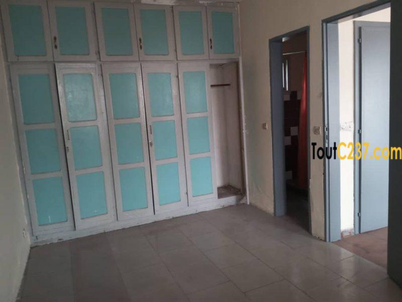 Studio Moderne à louer à Bonanjo, Douala