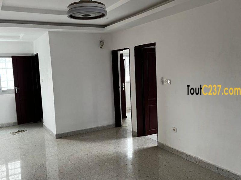 Appartement à louer à Bonamoussadi Douala