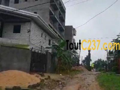 Terrain dangle de 203m2 à vendre à Logpom Douala