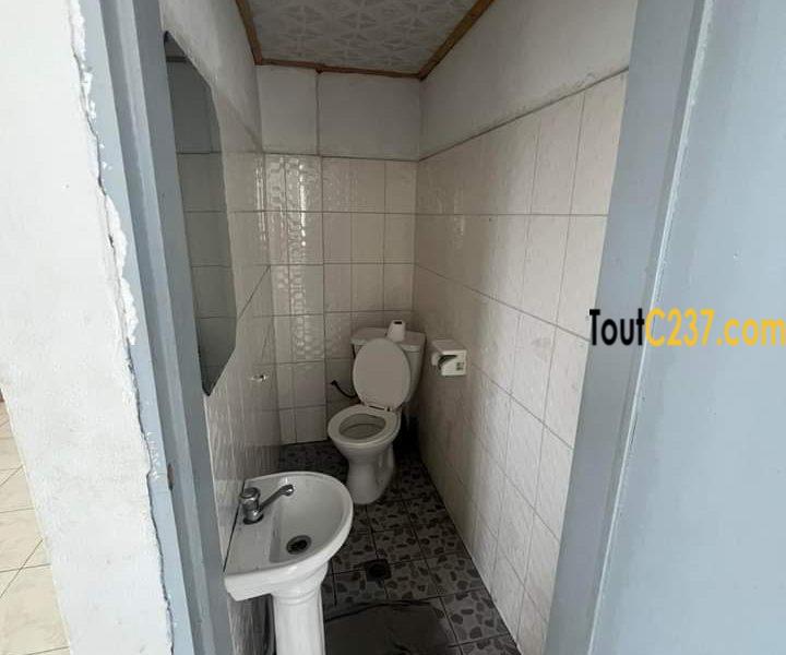 Open space à louer à Akwa, Douala