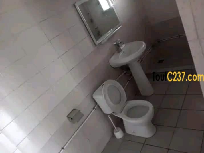 Studio moderne à louer à Bonapriso Douala