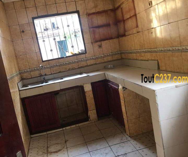 Maison à louer à Bonapriso, Douala