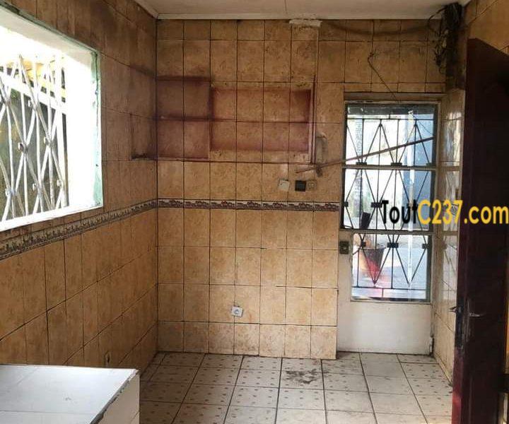 Maison à louer à Bonapriso, Douala
