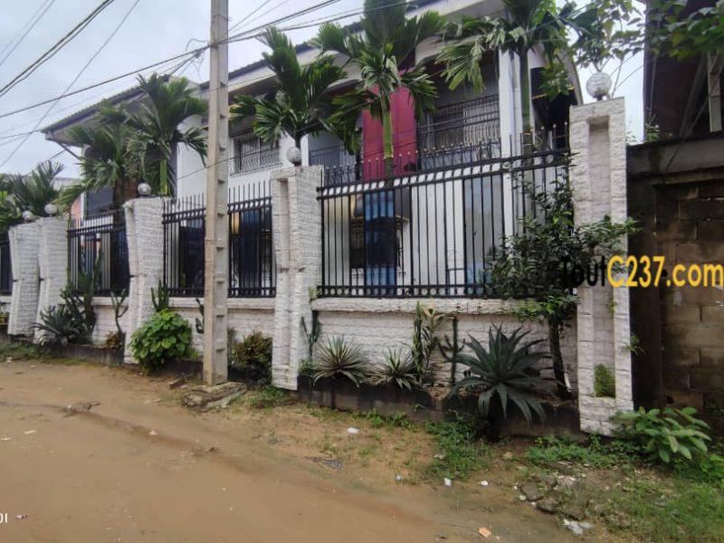 Somptueux duplex complet a vendre à Makepe Douala