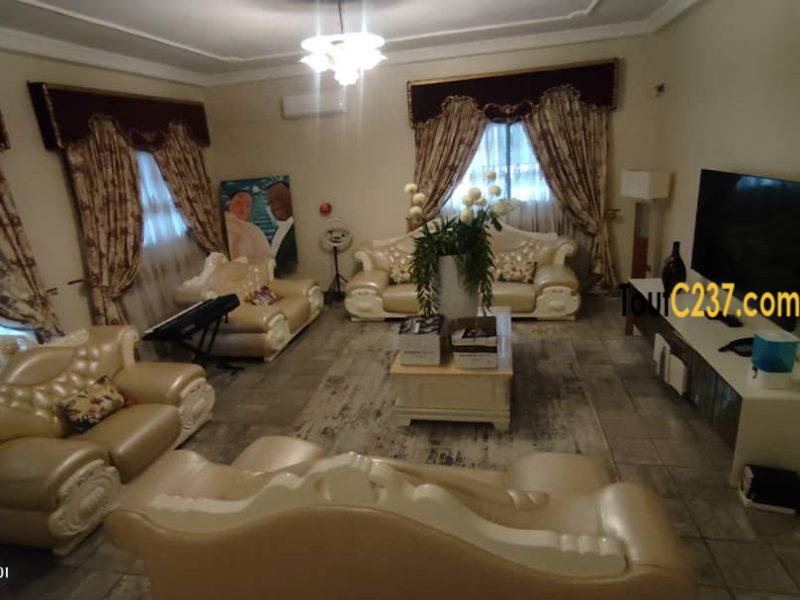 Somptueux duplex complet a vendre à Makepe Douala