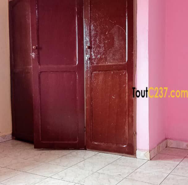 Appartement de 3 chambres à louer à Bonamoussadi Sable