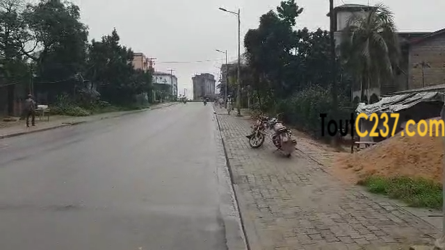 Terrain d'angle à vendre à Logpom Bangos