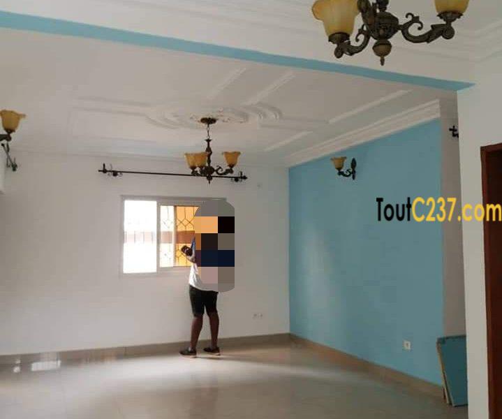 Studio moderne à louer à Bonamoussadi Douala