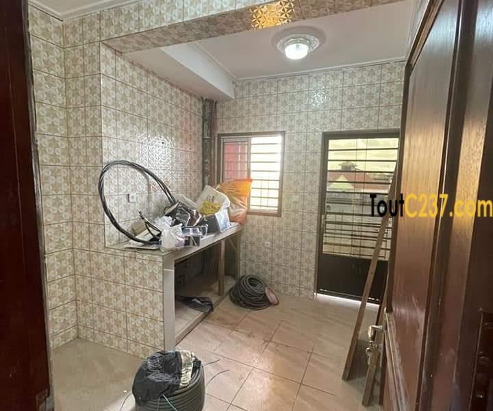 Appartement neuf à louer à Logpom Bassong