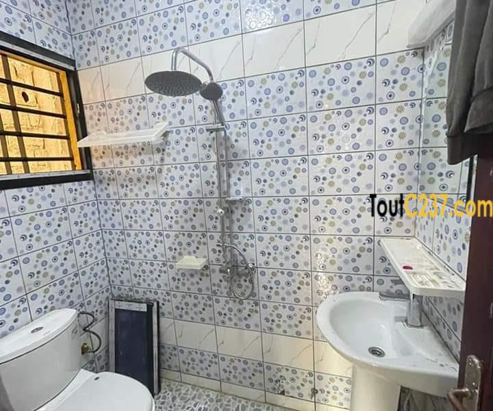 Appartement neuf à louer à Logpom Bassong