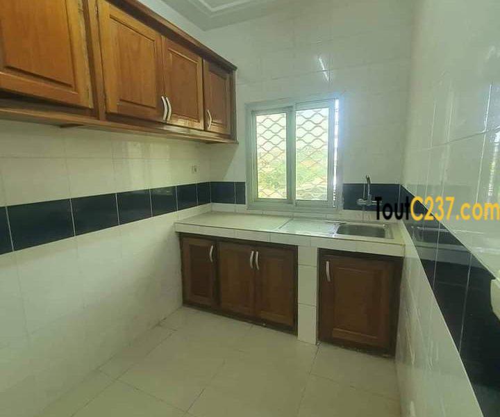 Belle villa à vendre à Logbaba, Douala