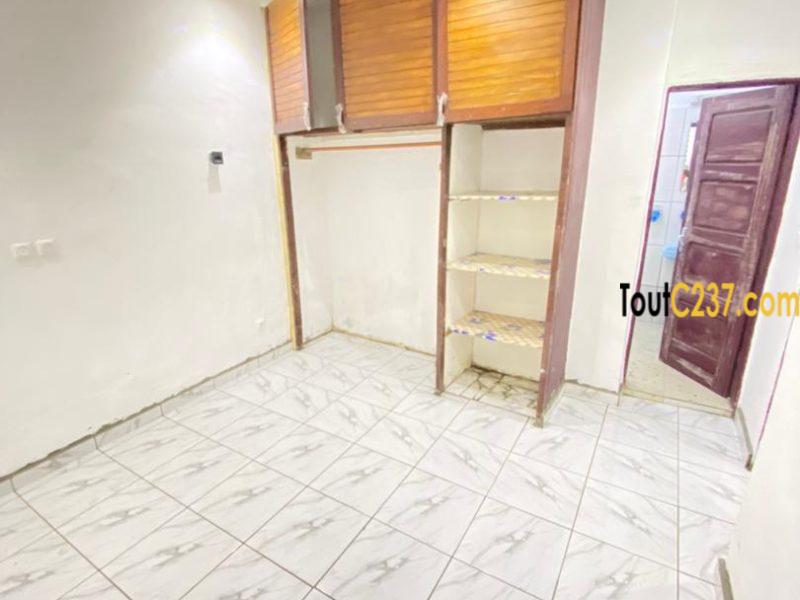 Appartement entree seule a louer a Bonamoussadi