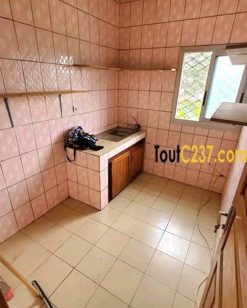 Appartement de 2 chambres à louer à Logpom