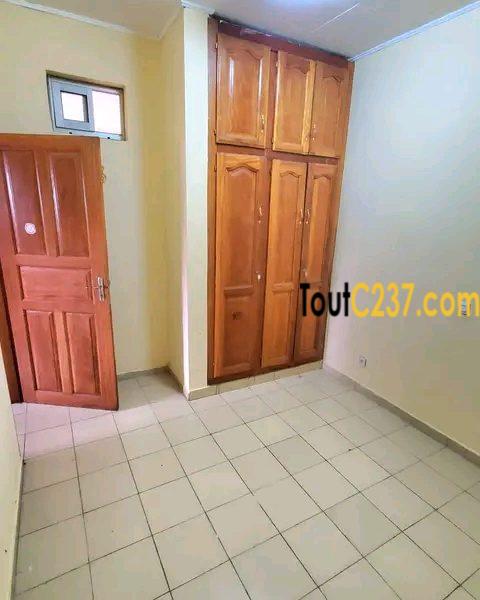 Appartement de 2 chambres à louer à Logpom